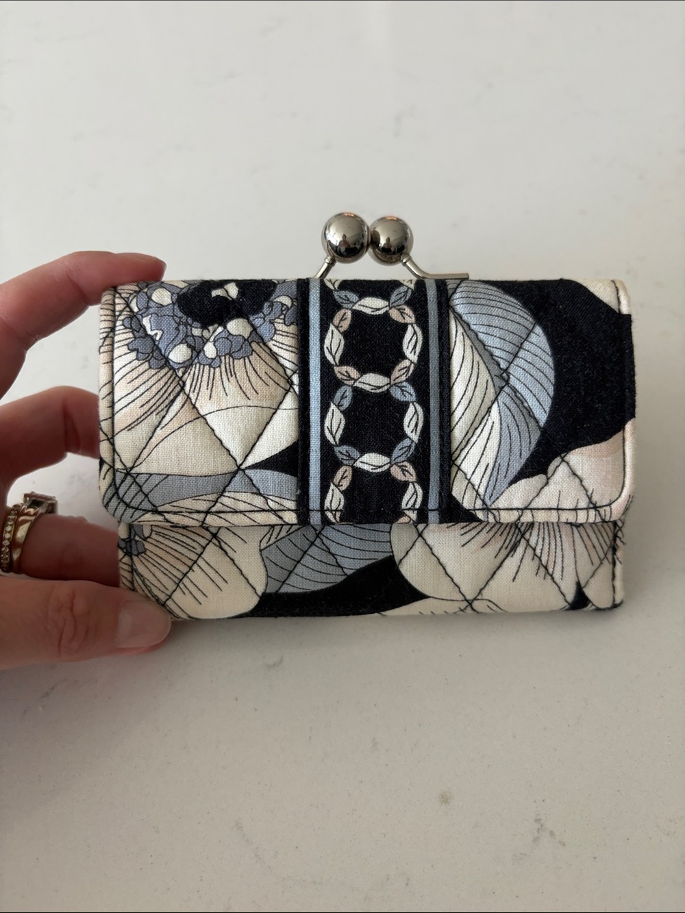 Vera Bradley Camellia kiss lock wallet NWOT
